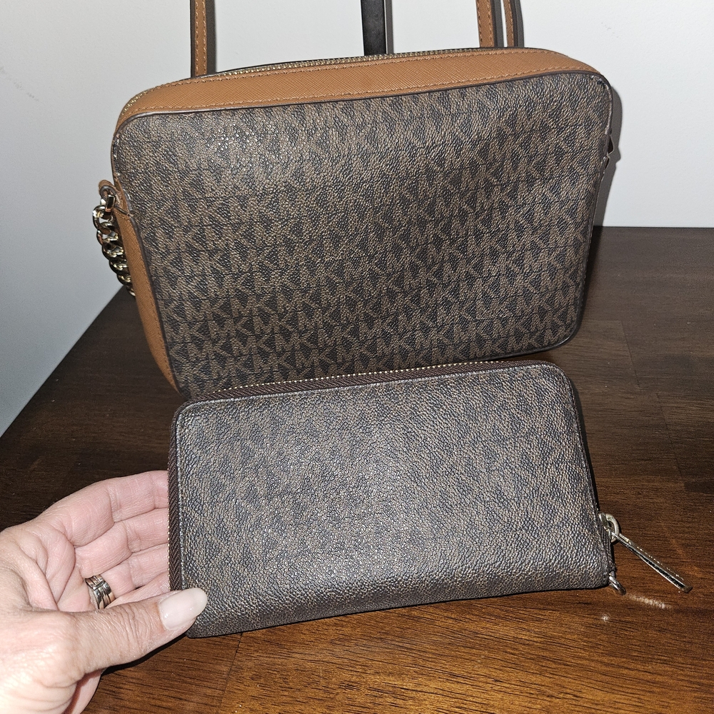 Michael Kors Brown MK Logo Crossbody Bag with Matching Brown Wallet - Picture 3 of 8